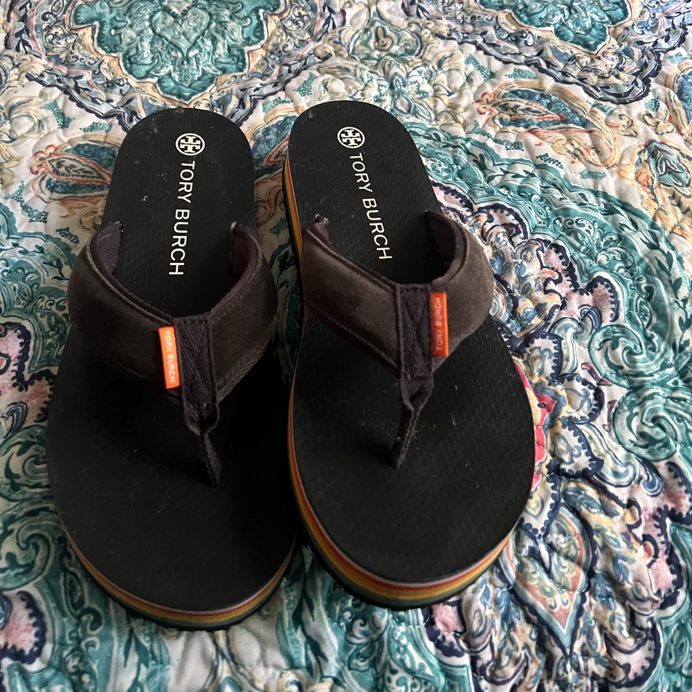 Torry Burch 70’s style rainbow flip flops